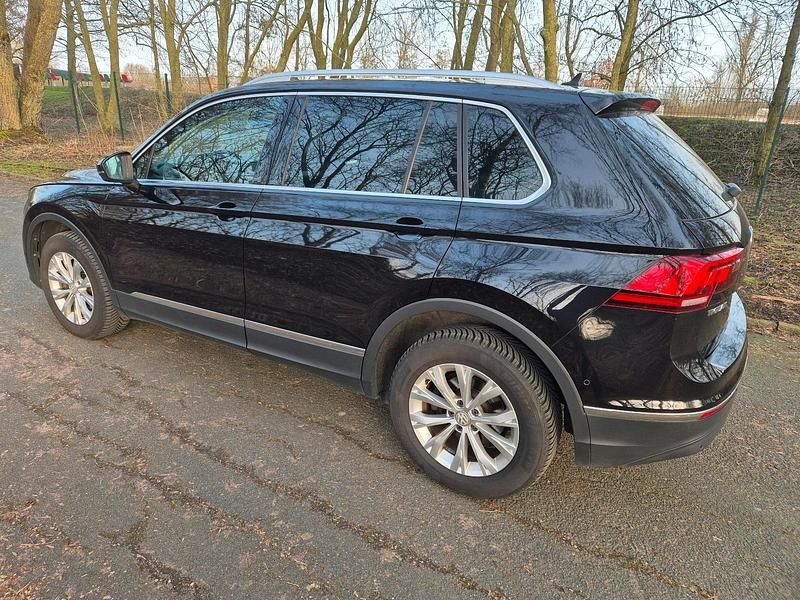 Gebraucht VW Tiguan 150 PS (110 kW) 2017 Schwarz SUV