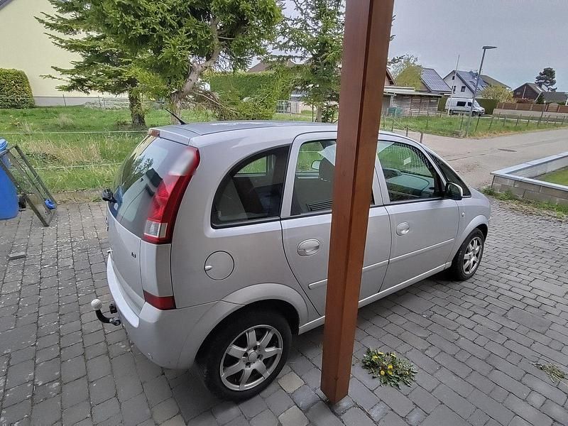 Gebraucht Opel Meriva 101 PS (74 kW) 2005 Silber Van / Kleinbus