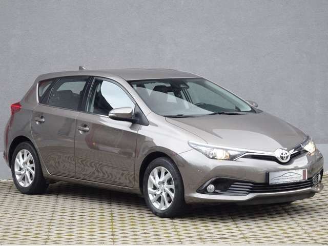 Gebraucht Toyota Auris 132 PS (97 kW) 2017 Grau Limousine