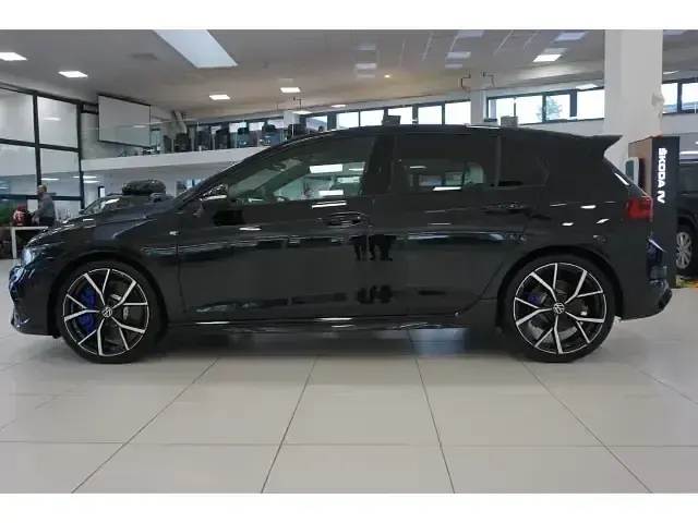 Gebraucht VW Golf VIII R 333 PS (244 kW) 2023 Schwarz Limousine