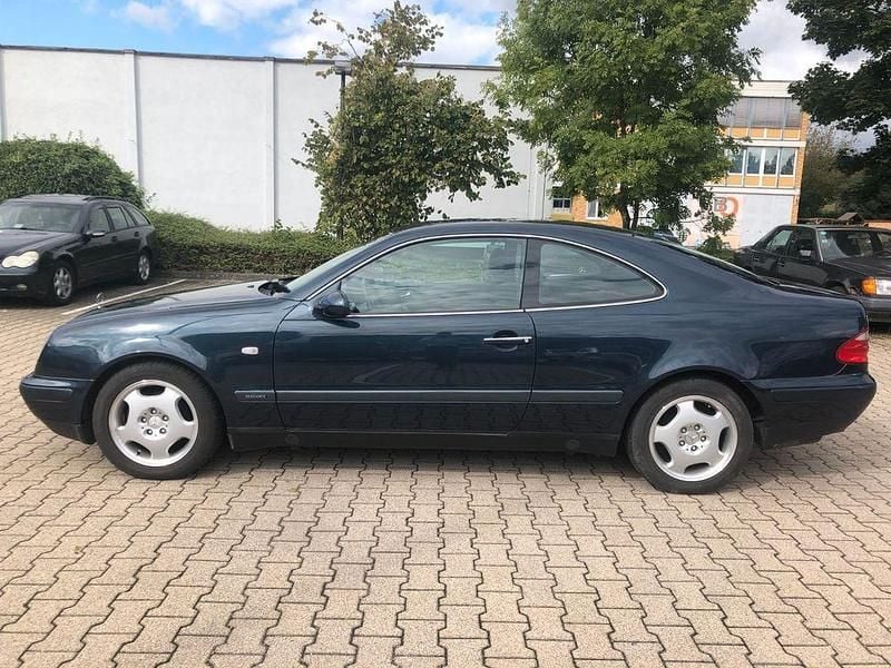 Gebraucht Mercedes CLK200 136 PS (100 kW) 1997 Schwarz Coupé