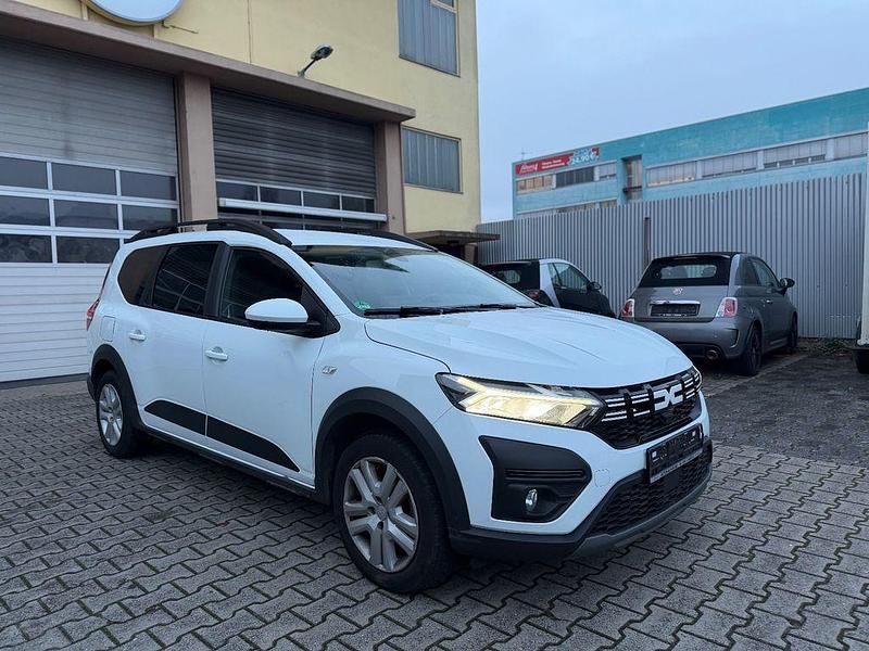 Gebraucht Dacia Jogger Expression 94 PS (69 kW) 2023 Weiß Van / Kleinbus