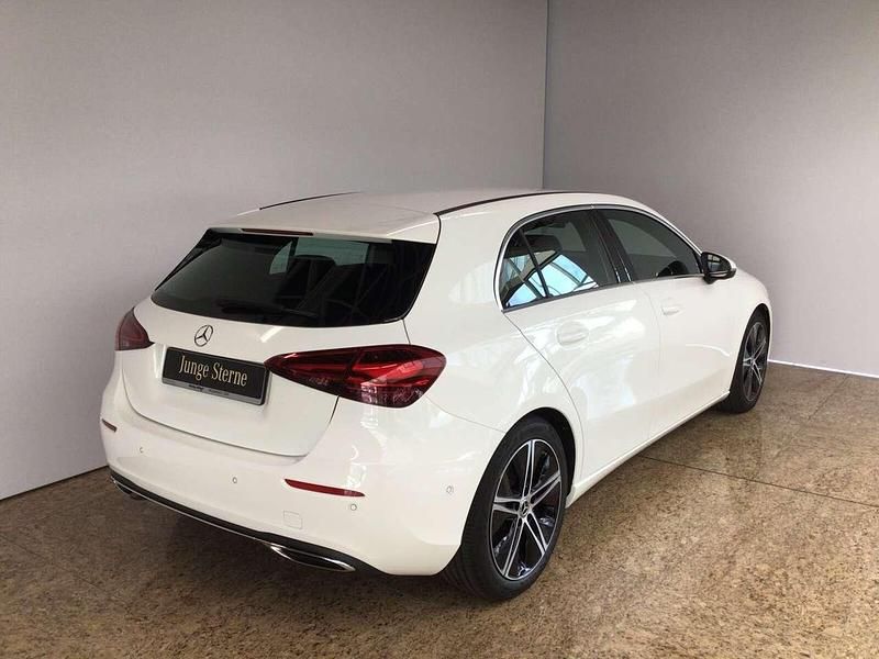 Gebraucht Mercedes A200 Advanced 150 PS (110 kW) 2024 Unilack polarweiß Limousine