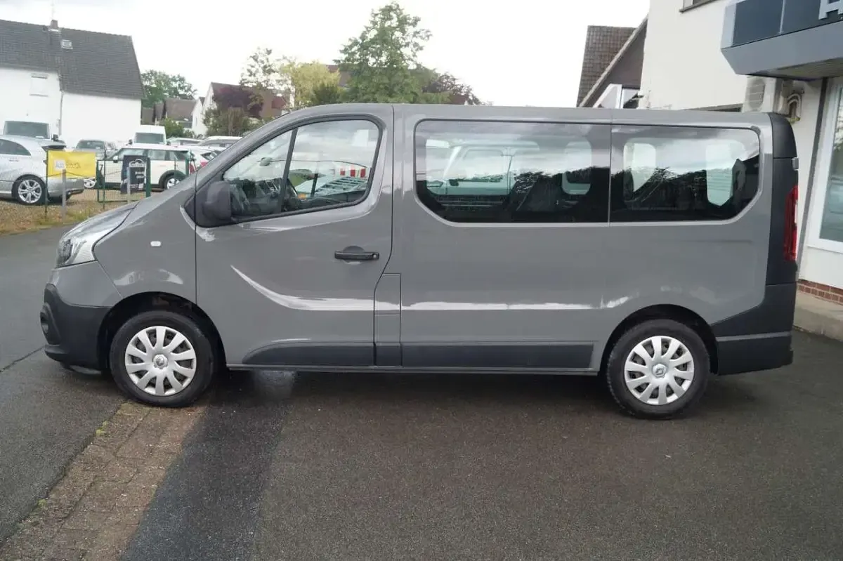 Gebraucht Renault Trafic Expression 121 PS (88 kW) 2019 Grau Van / Kleinbus