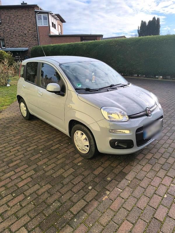 Grau Gebraucht 2018 Fiat Panda Lounge Kleinwagen | 7.500 € (Superpreis) - Bild 1/4