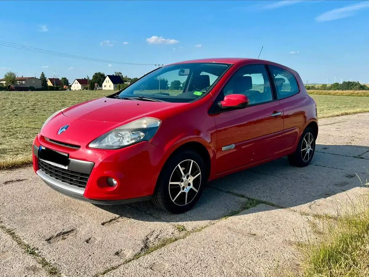 Gebraucht Renault Clio 75 PS (55 kW) 2010 Rot Kleinwagen