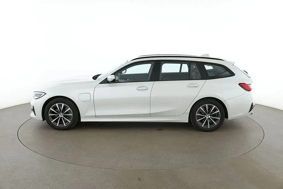 Gebraucht BMW 320e Sport Line 113 PS (83 kW) 2021 Weiß Kombi