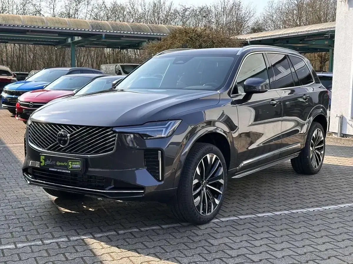 Neu Volvo XC90 Plus 250 PS (183 kW) 2026 Platinium grey metallic SUV