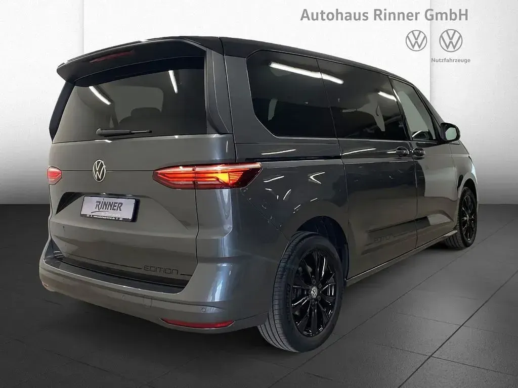 Gebraucht VW Multivan Edition 150 PS (110 kW) 2023 Grau Van / Kleinbus