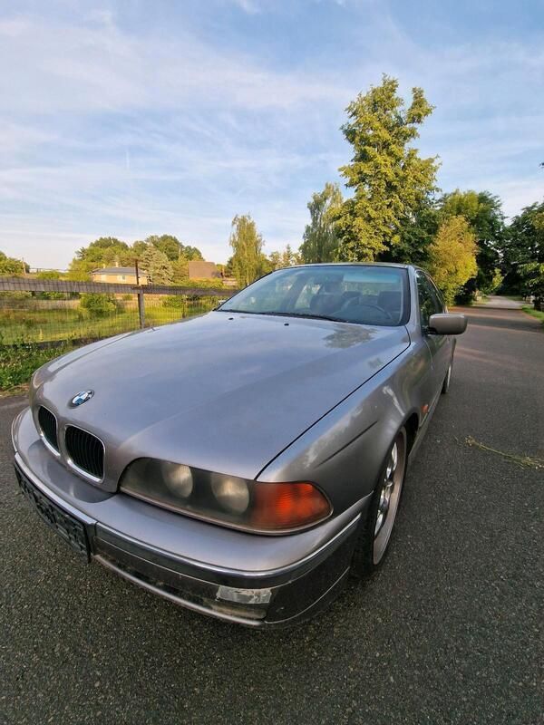 Grau Gebraucht 1997 BMW 528 Basis Limousine | 4.000 € - Bild 1/4