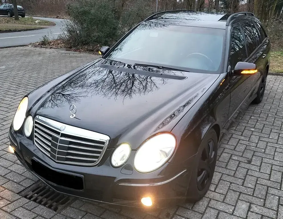 Gebraucht Mercedes E320 Avantgarde 224 PS (164 kW) 2007 Schwarz Limousine
