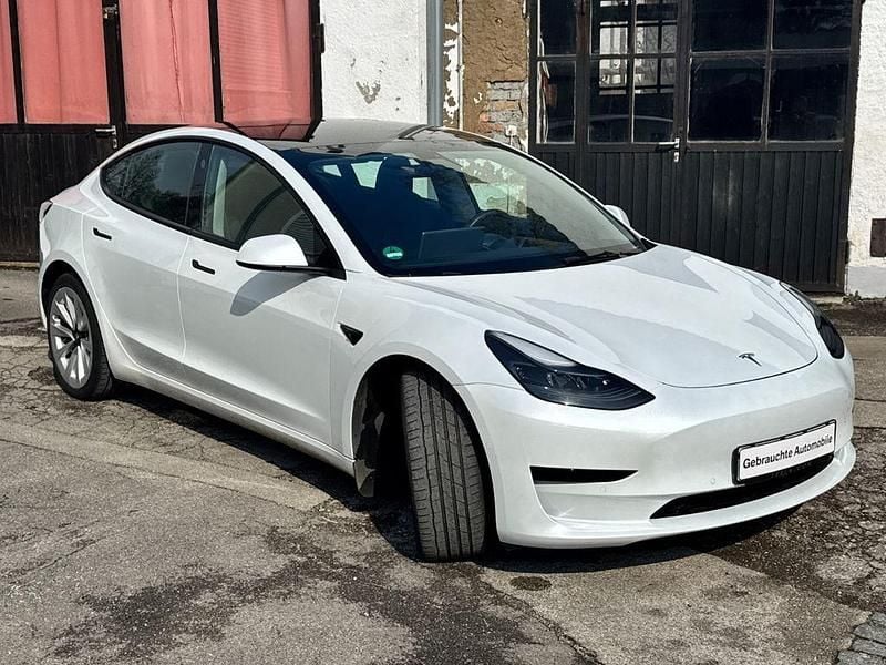 Gebraucht Tesla Model 3 Standard Range Plus 239 kW (325 PS) 2021 Weiß Limousine