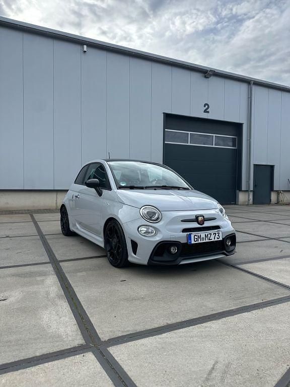Grau Gebraucht 2019 Abarth 595 Pista Kleinwagen | 16.800 € (Fairer Preis) - Bild 1/4