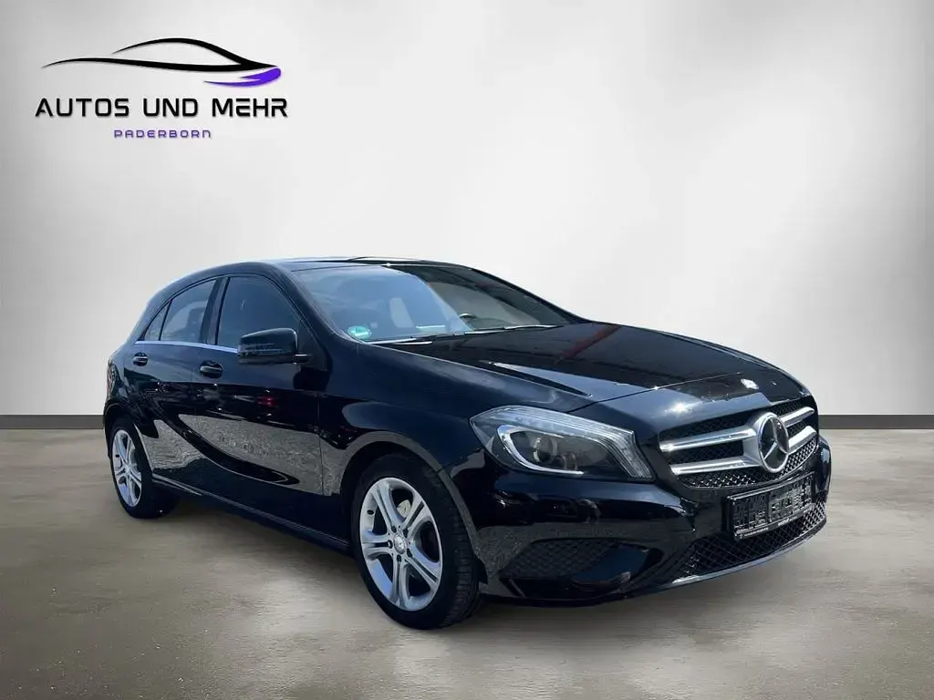 Gebraucht Mercedes A180 122 PS (89 kW) 2013 Schwarz Kleinwagen