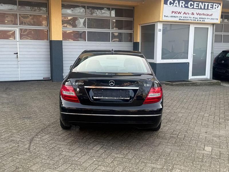 Gebraucht Mercedes C200 Avantgarde 136 PS (100 kW) 2011 Schwarz Limousine