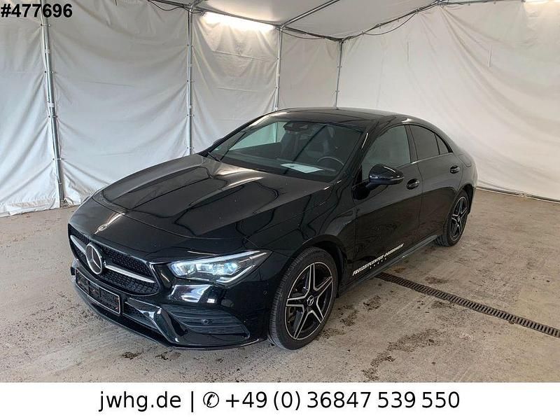 Kosmosschwarz (metallic) Gebraucht 2020 Mercedes CLA250e AMG Limousine | 26.950 € (Fairer Preis) - Bild 1/4