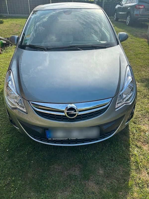 Grau Gebraucht 2011 Opel Corsa Kleinwagen | 4.500 € (Guter Preis) - Bild 1/4