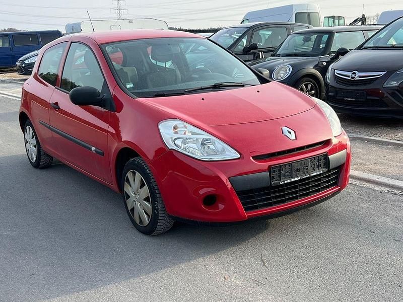 Gebraucht Renault Clio II 75 PS (55 kW) 2010 Rot Limousine