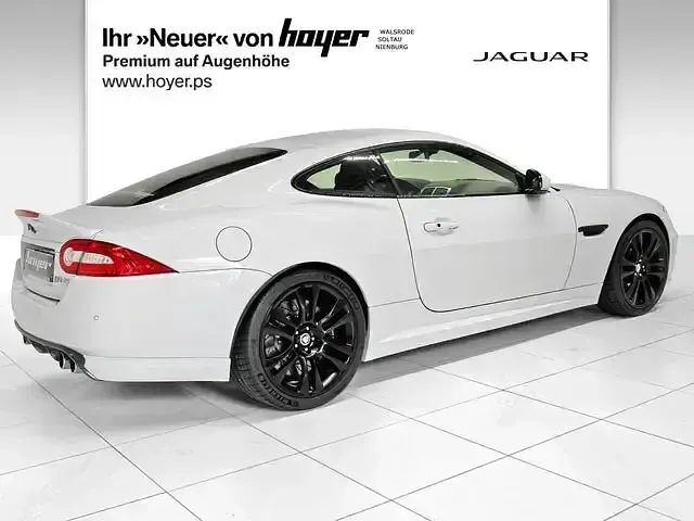 Używany Jaguar XKR S 551 KM (405 kW) 2012 Biały Coupe
