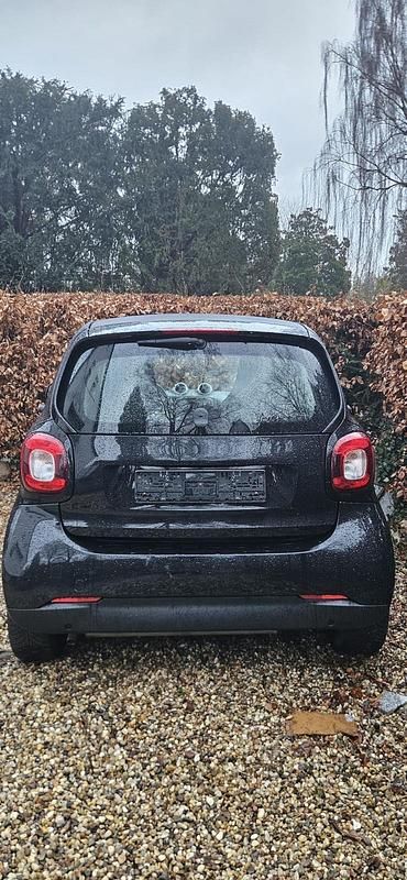 Gebraucht Smart ForTwo Coupé 72 PS (52 kW) 2018 Schwarz Coupé