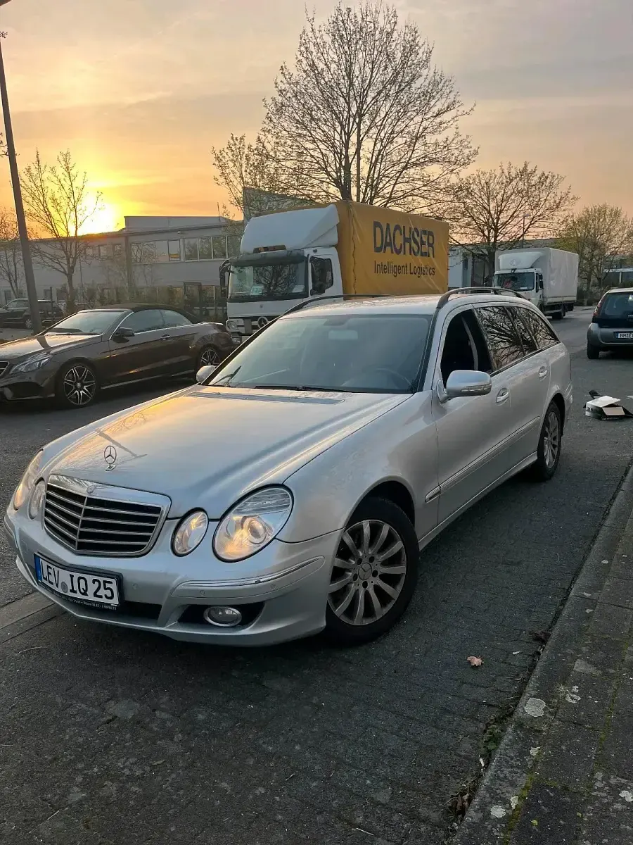 Usado Mercedes E320 224 HP (164 kW) 2008 Prateado Carrinha