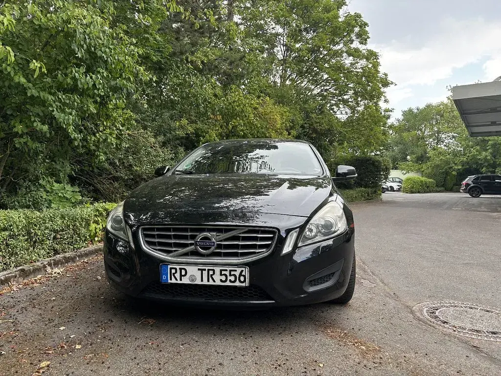 Gebraucht Volvo V60 163 PS (119 kW) 2013 Schwarz Kombi