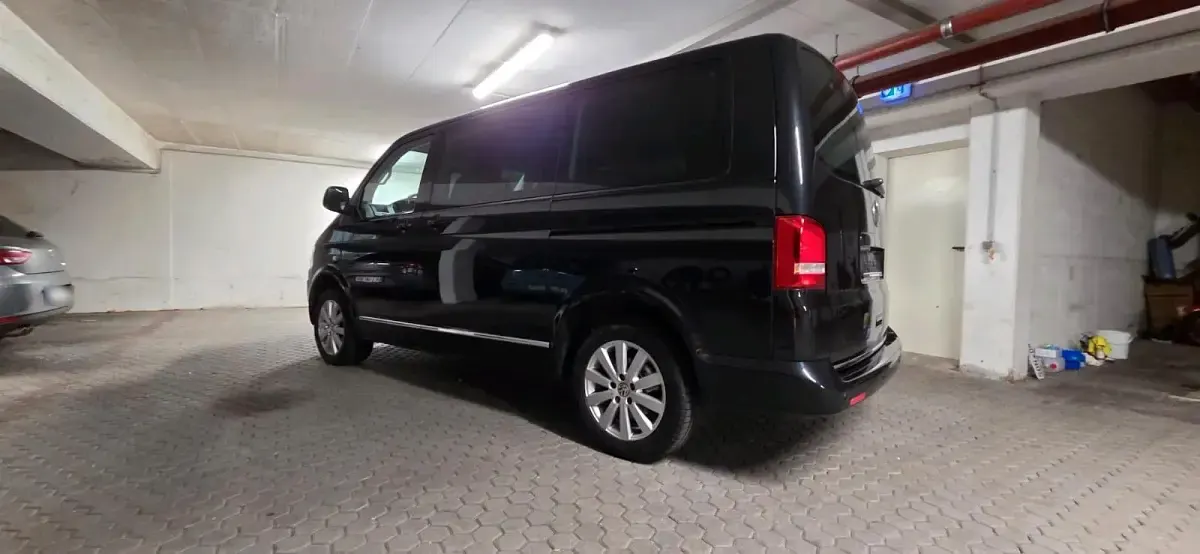 Gebraucht VW Multivan Highline 180 PS (132 kW) 2011 Schwarz Van / Kleinbus