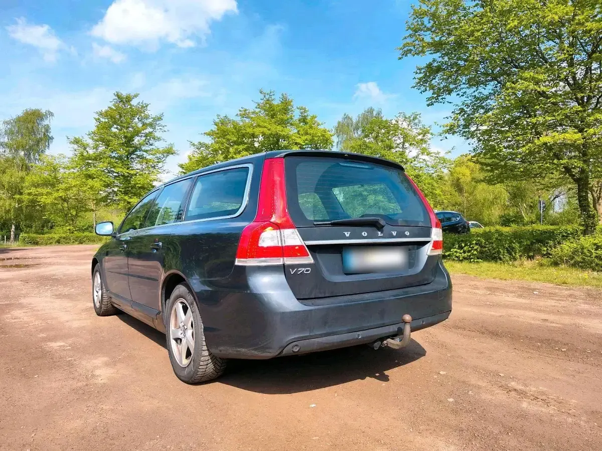 Gebraucht Volvo V70 Standard 150 PS (110 kW) 2016 Blau Kombi