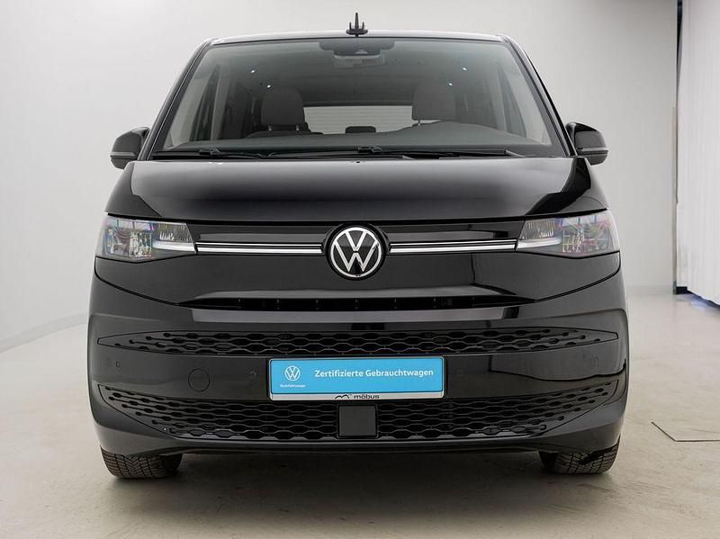 Gebraucht VW Multivan Life 150 PS (110 kW) 2024 Deep black perleffekt Van