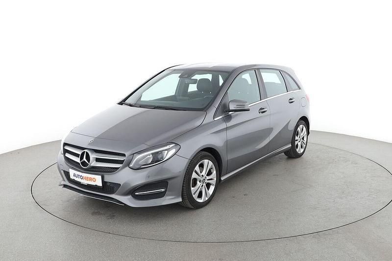 Grau Gebraucht 2018 Mercedes B180 Urban Van / Kleinbus | 18.750 € (Etwas zu teuer) - Bild 1/3