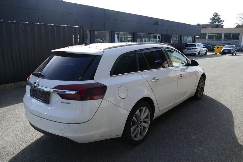 Gebraucht Opel Insignia 120 PS (88 kW) 2013 Weiß Kombi
