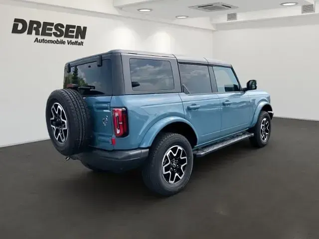 Nowe Ford Bronco Outer Banks 334 KM (245 kW) 2026 Niebieski SUV