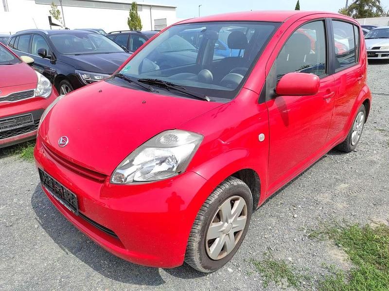 Rot Gebraucht 2006 Daihatsu Sirion Kleinwagen | 1.999 € (Fairer Preis) - Bild 1/4