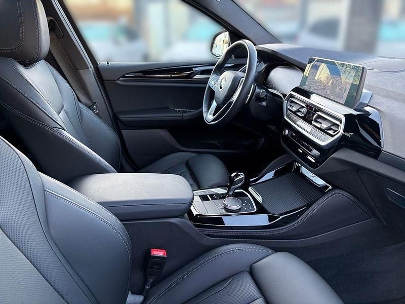 Gebraucht BMW X4 Performance 184 PS (135 kW) 2022 Schwarz SUV