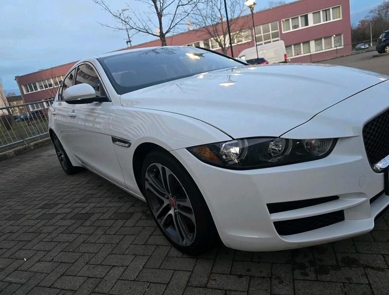 Gebraucht Jaguar XE 340 PS (250 kW) 2016 Weiß Limousine
