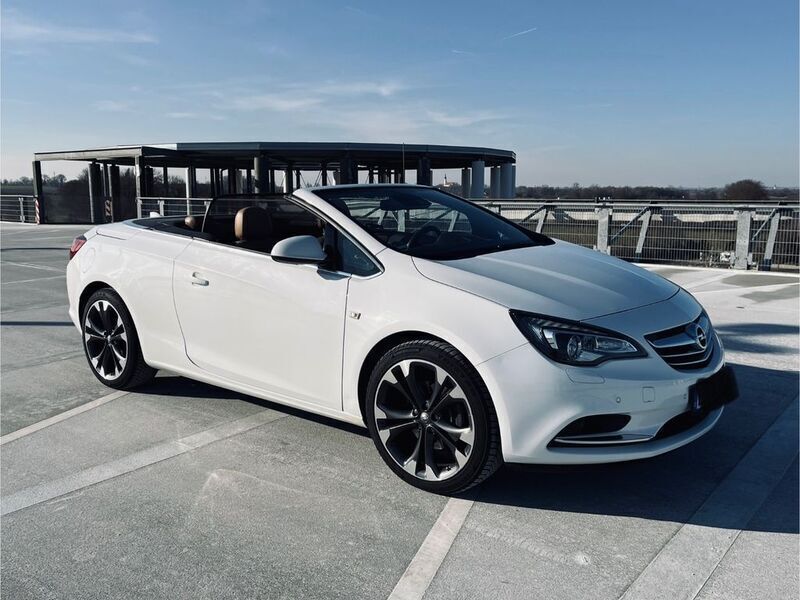Weiß Gebraucht 2018 Opel Cascada Ultimate Cabrio | 11.900 € (Superpreis) - Bild 1/4