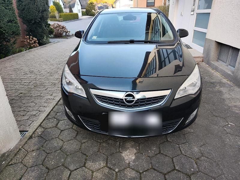 Gebraucht Opel Astra 180 PS (132 kW) 2012 Schwarz Limousine
