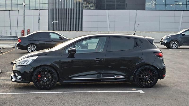 Gebraucht Renault Clio IV Trophy 220 PS (161 kW) 2017 Schwarz Limousine