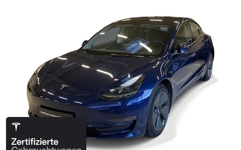 Blau Gebraucht 2021 Tesla Model 3 Long Range RWD Limousine | 25.500 € (Fairer Preis) - Bild 1/4