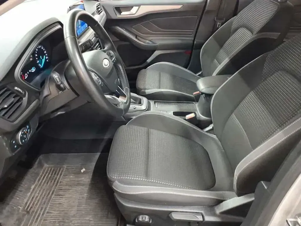 Brugt Ford Focus Titanium 120 HK (88 kW) 2022 Sølv Sedan