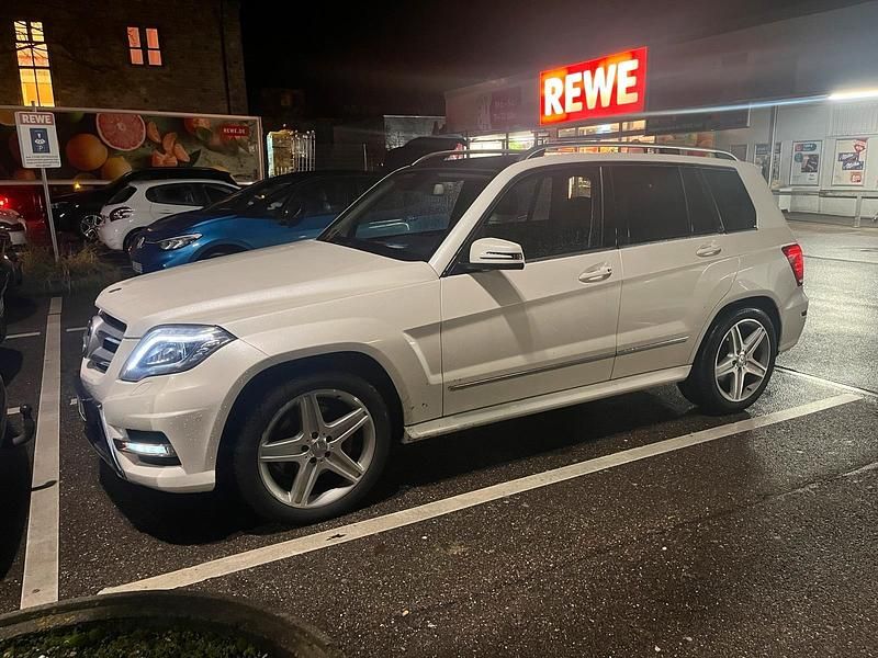 Weiß Gebraucht 2013 Mercedes GLK220 AMG SUV | 15.700 € (Etwas zu teuer) - Bild 1/4