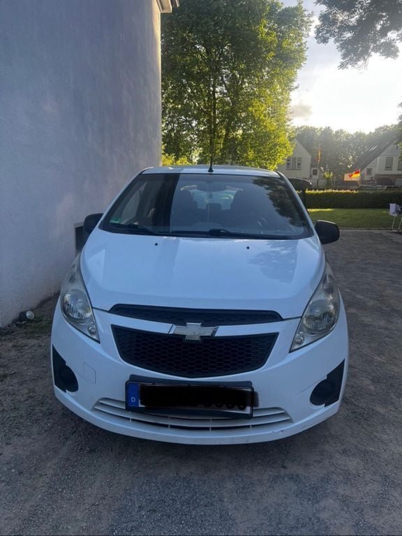 Weiß Gebraucht 2010 Chevrolet Spark Kleinwagen | 1.900 € (Fairer Preis) - Bild 1/4