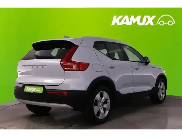 Gebraucht Volvo XC40 Momentum 150 PS (110 kW) 2020 Silber SUV