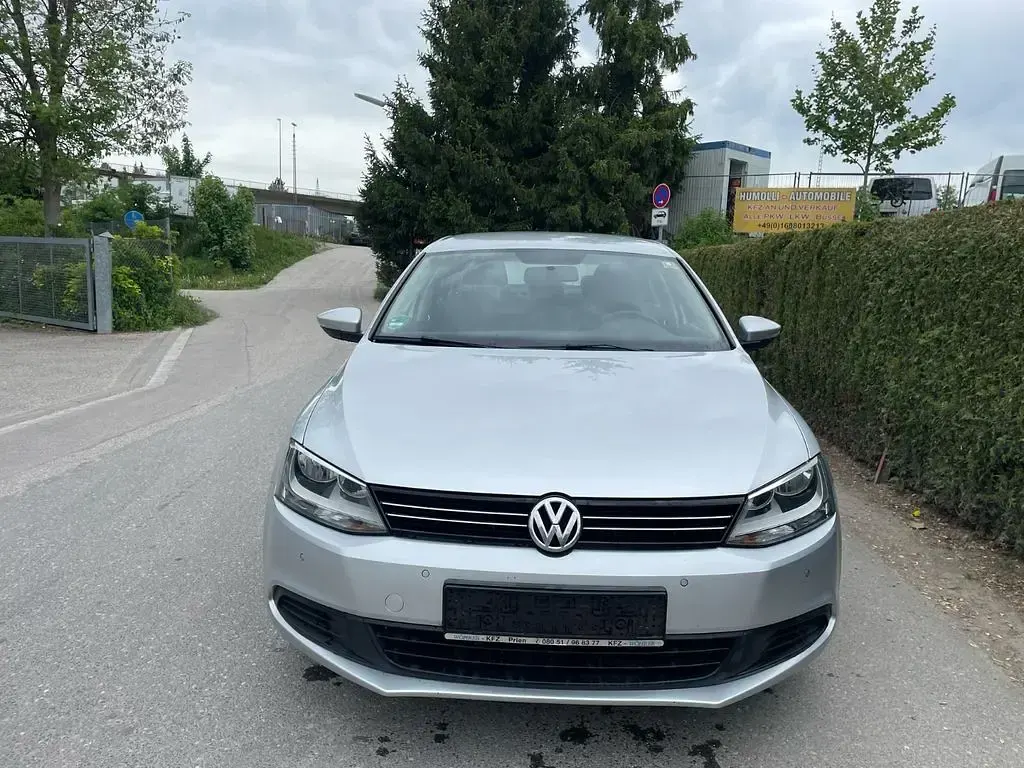 Gebraucht VW Jetta Comfortline 105 PS (77 kW) 2011 Silber Limousine