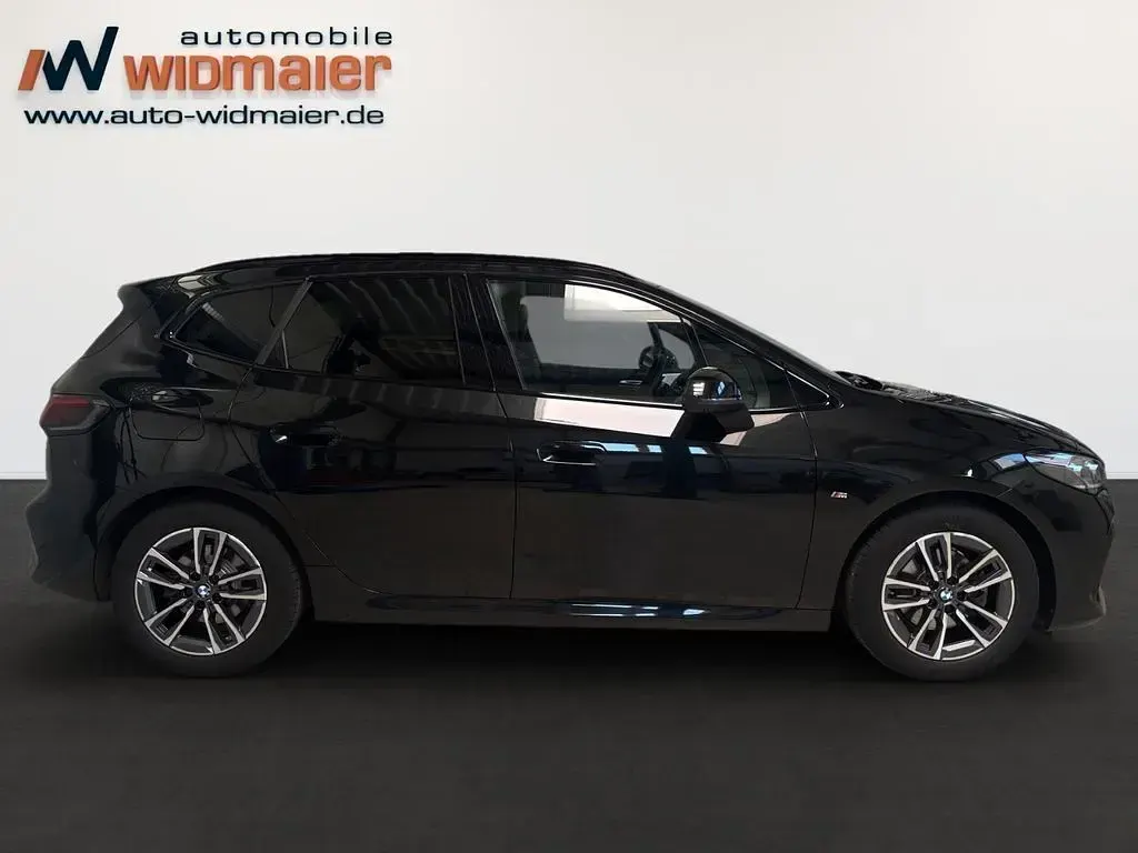 Gebraucht BMW 218 Active Tourer M Sport 150 PS (110 kW) 2025 Schwarz Van / Kleinbus