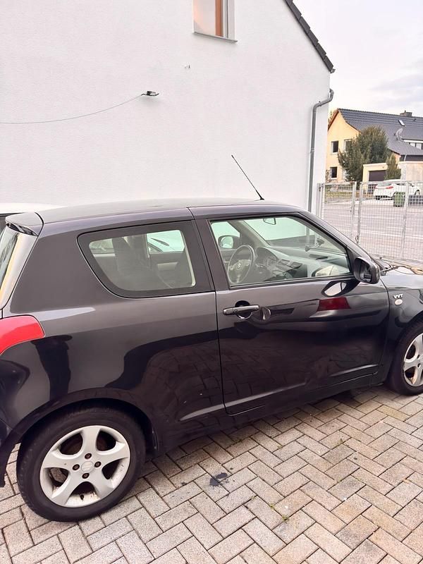 Gebraucht Suzuki Swift 102 PS (75 kW) 2005 Schwarz Kleinwagen