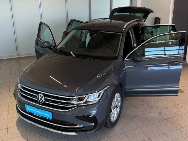 Grau Gebraucht 2020 VW Tiguan Elegance SUV | 29.990 € (Fairer Preis) - Bild 1/3