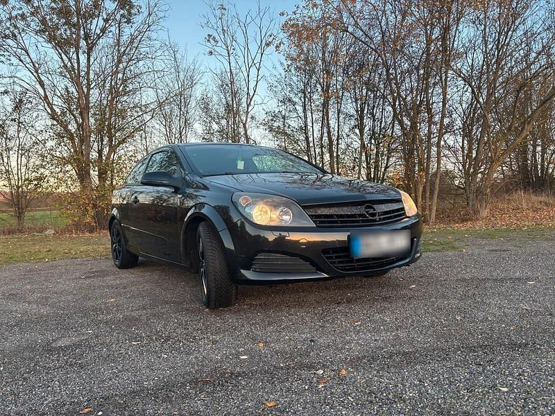 Gebraucht Opel Astra GTC 91 PS (66 kW) 2005 Schwarz Kleinwagen