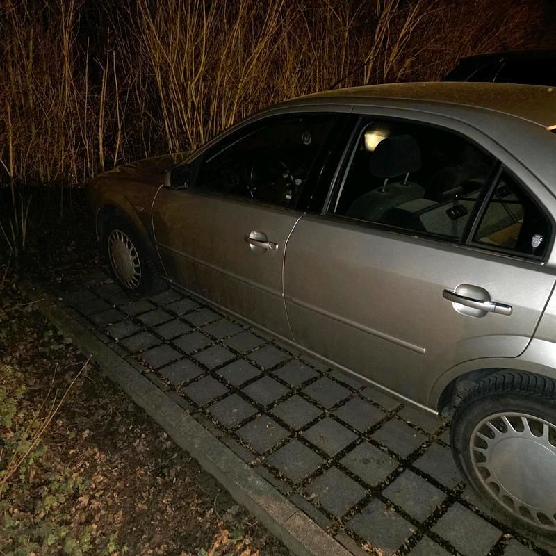 Gebraucht Ford Mondeo 145 PS (106 kW) 2004 Andere farben Limousine