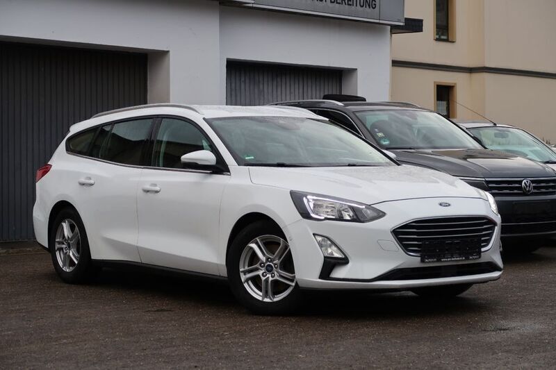 Weiß Gebraucht 2020 Ford Focus Cool & Connect Kombi | 9.750 € (Fairer Preis) - Bild 1/4